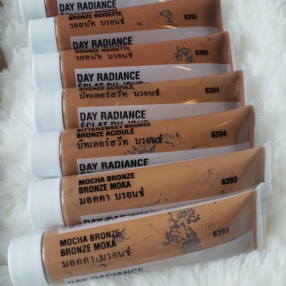 🆕️MK- Day Radiance Foundation Formula 2 - Picture 7 of 10